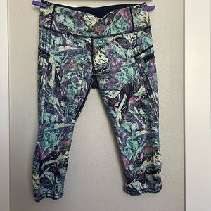 Lululemon capri leggings.